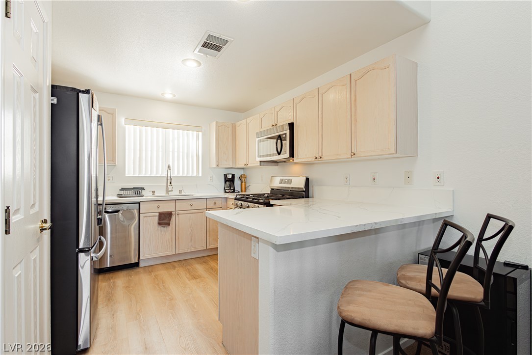 Photo 6 of 32, 424 Pine Haven Street #203