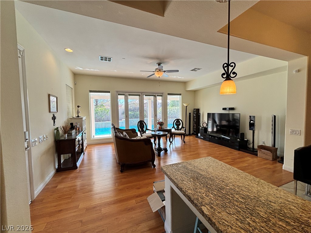 Photo 12 of 39, 932 Viscanio Place