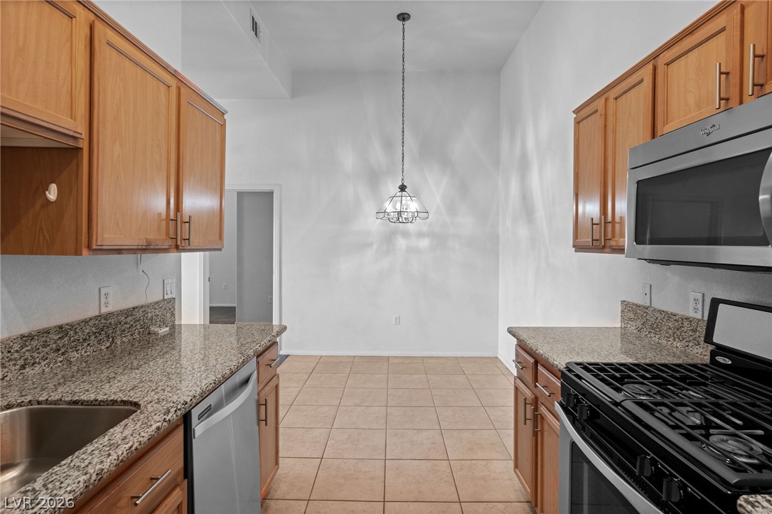 Photo 20 of 41, 2305 W Horizon Ridge Parkway #2524