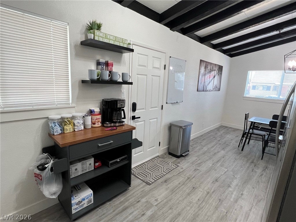 Photo 3 of 1821 Hassett Avenue