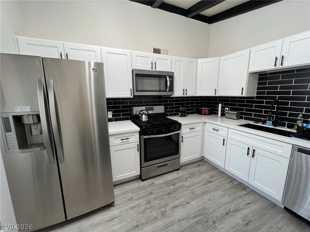Photo 4 of 1821 Hassett Avenue