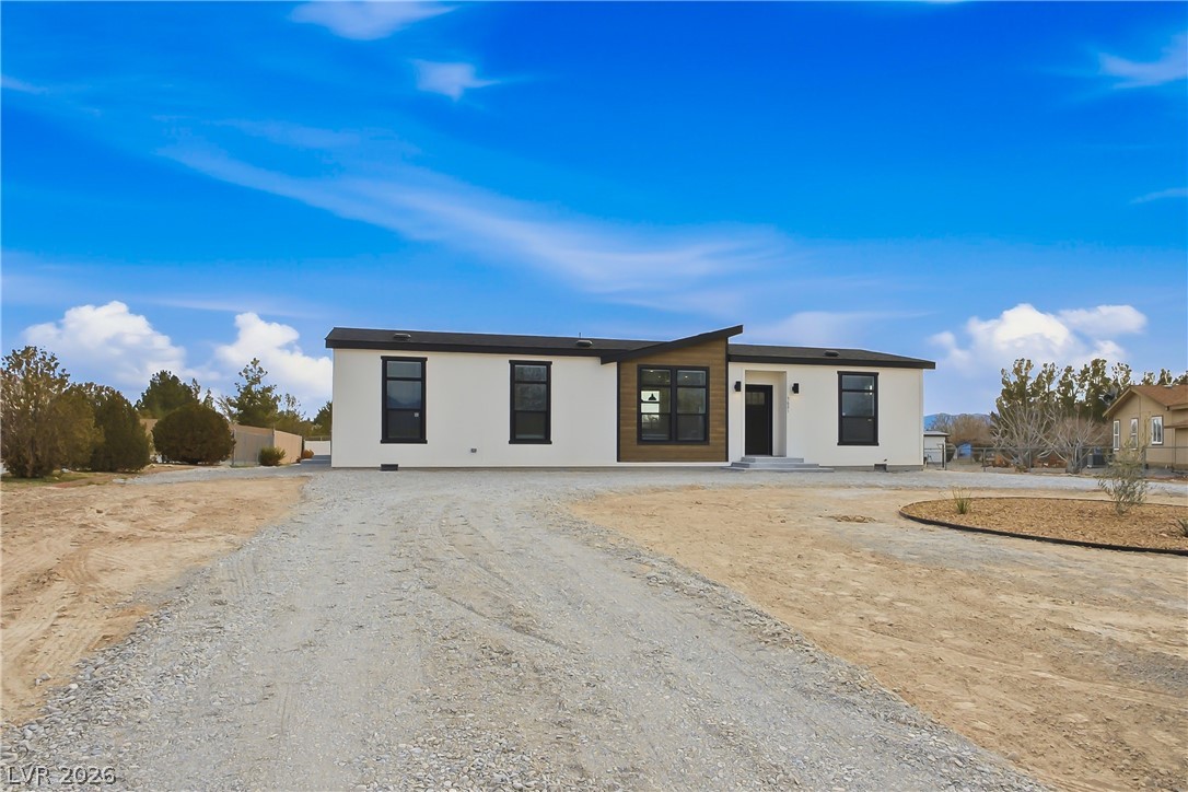 Photo 3 of 5621 E Saddletree Road