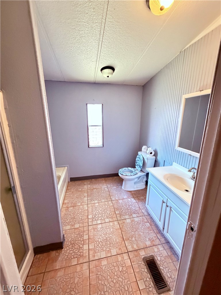 Photo 33 of 44, 4182 Queen Isabel Court