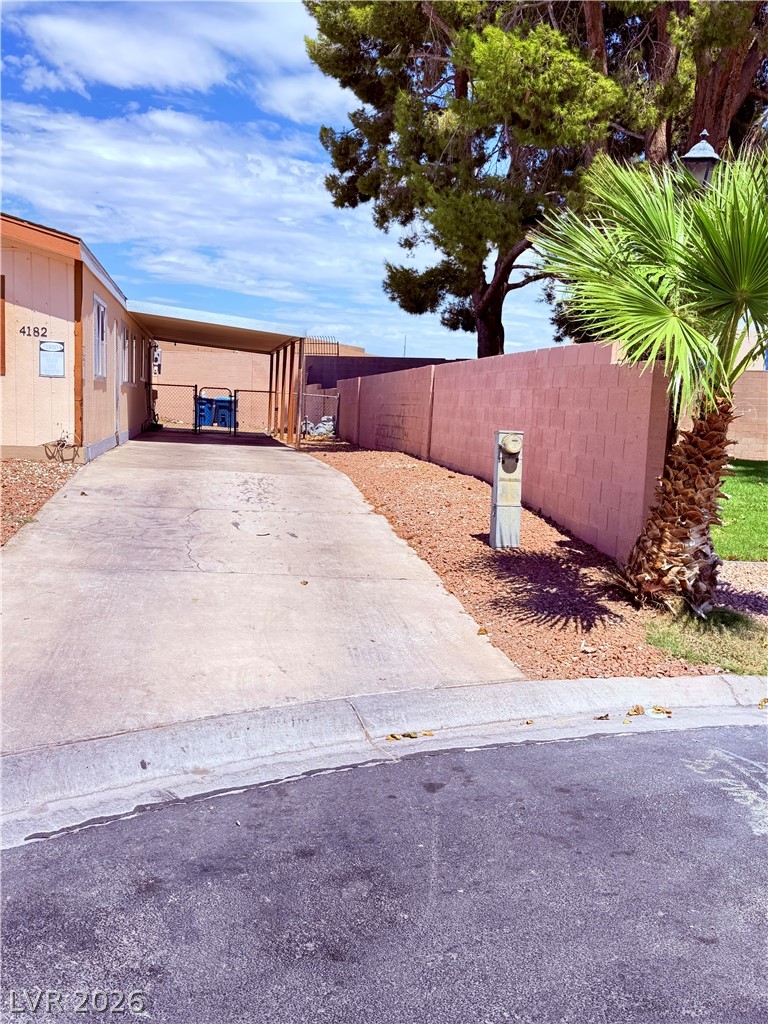 Photo 6 of 44, 4182 Queen Isabel Court