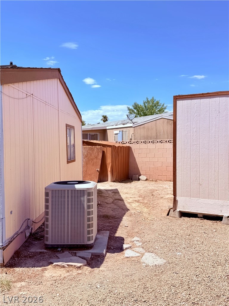 Photo 12 of 44, 4182 Queen Isabel Court
