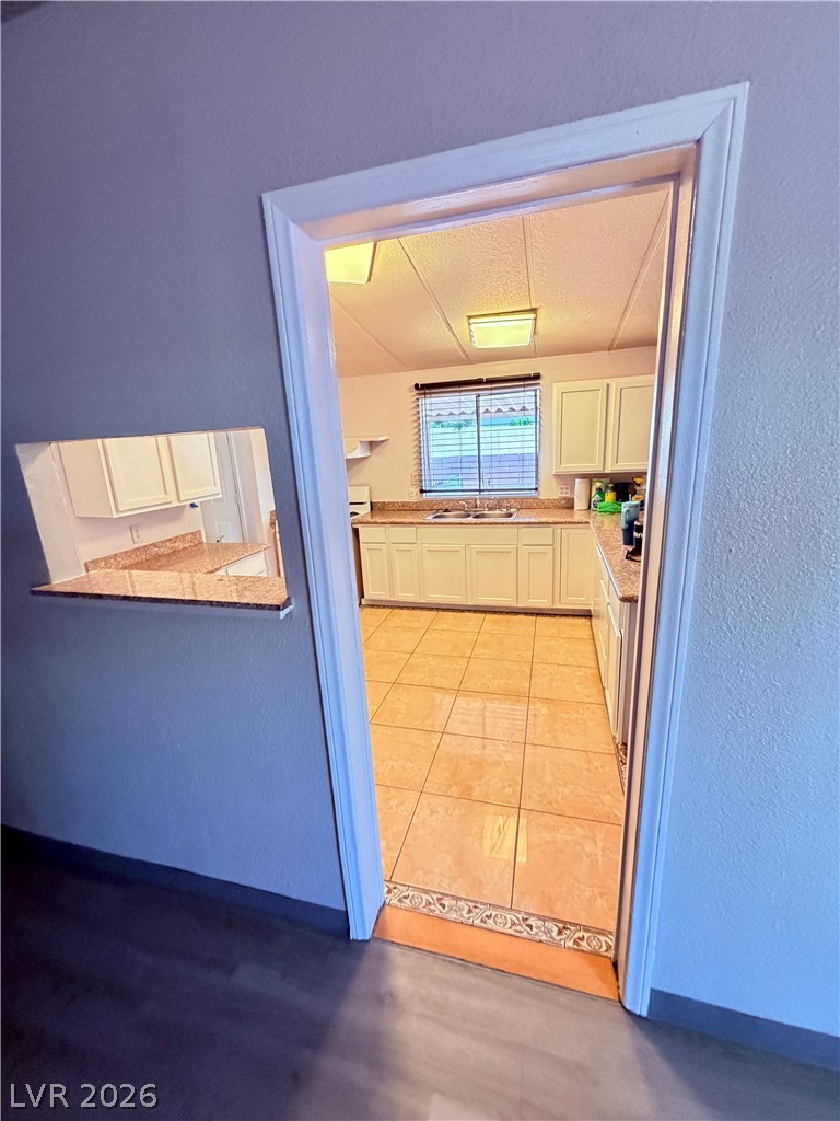 Photo 20 of 44, 4182 Queen Isabel Court