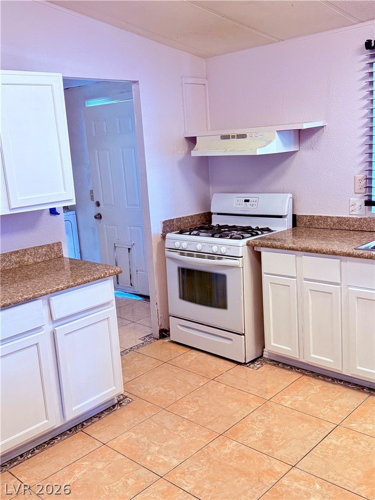Photo 21 of 44, 4182 Queen Isabel Court