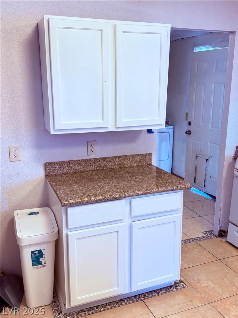 Photo 23 of 44, 4182 Queen Isabel Court