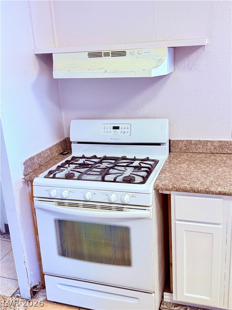 Photo 24 of 44, 4182 Queen Isabel Court