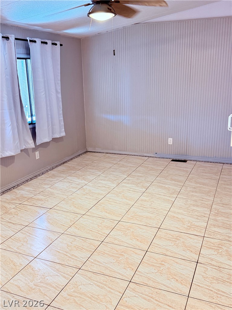 Photo 27 of 44, 4182 Queen Isabel Court