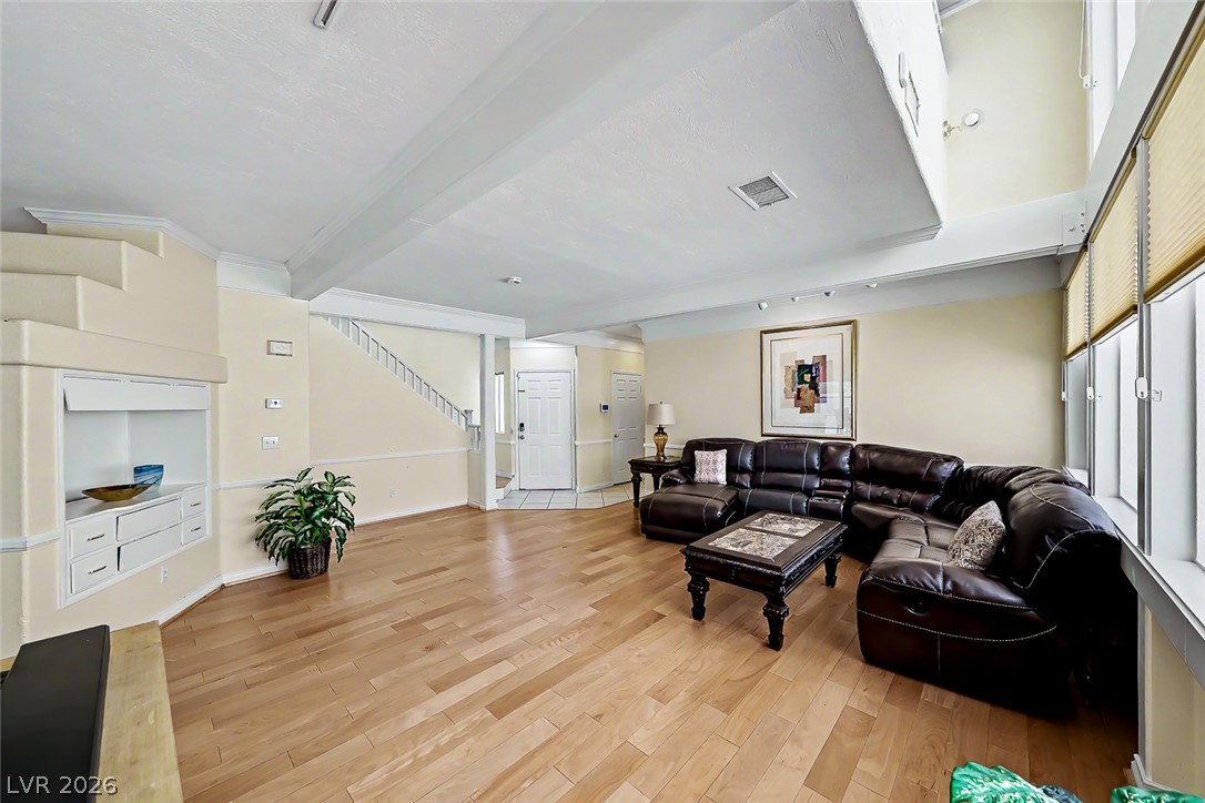 Photo 7 of 37, 9594 Parvin Street