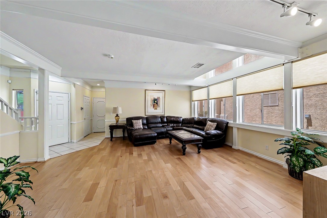 Photo 8 of 37, 9594 Parvin Street