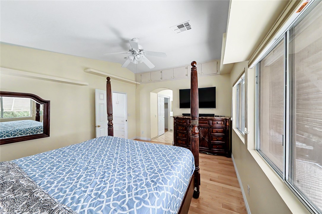 Photo 20 of 37, 9594 Parvin Street