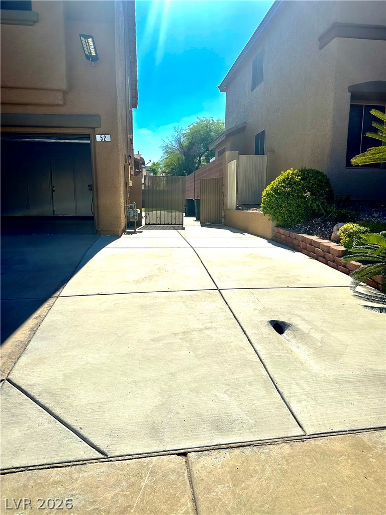 Photo 5 of 52 Green Hills Court