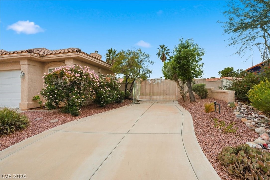 Photo 5 of 5865 N Juliano Road