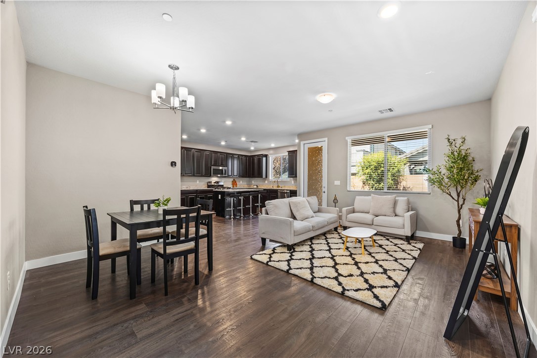 Photo 4 of 936 Lotus Falls Street
