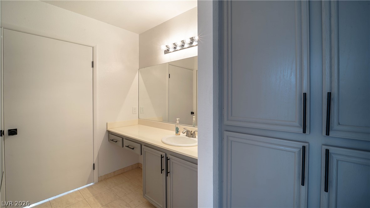 Photo 17 of 27, 8070 W Russell Road #1099