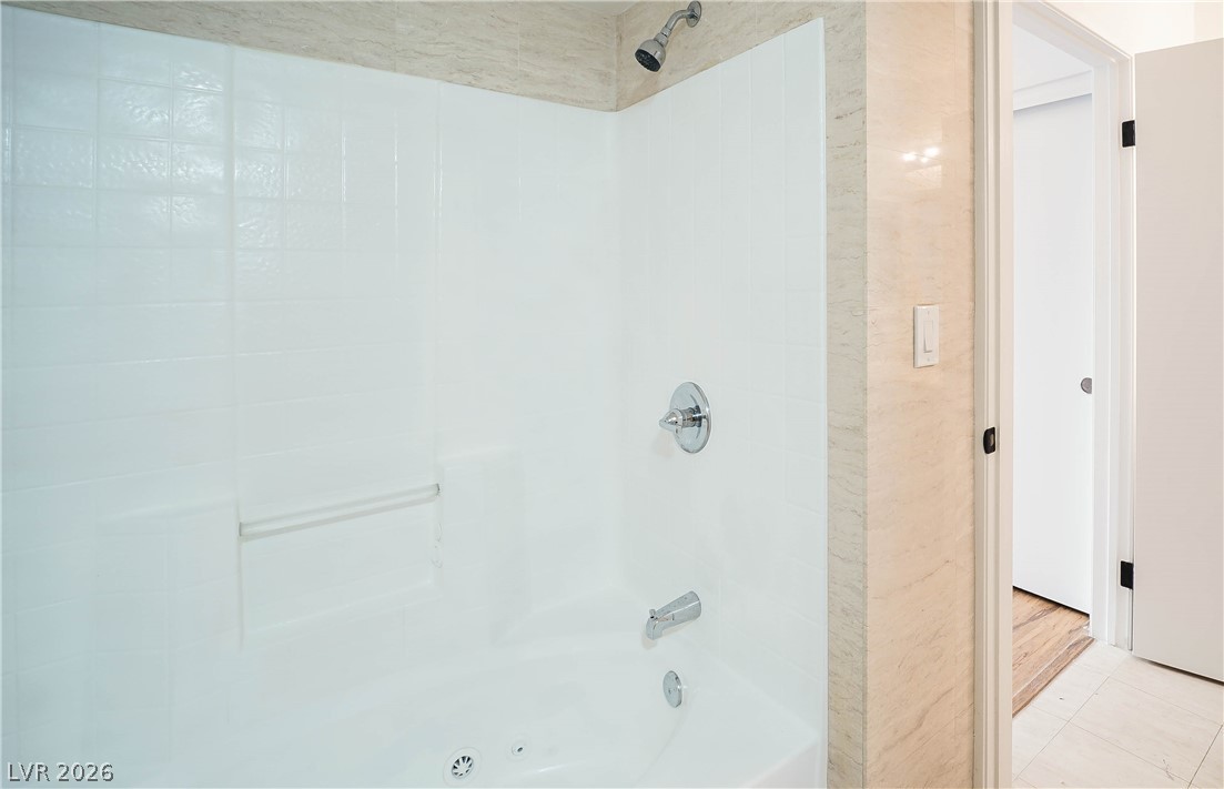 Photo 18 of 27, 8070 W Russell Road #1099