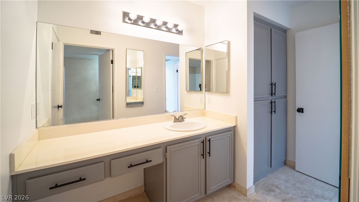 Photo 16 of 27, 8070 W Russell Road #1099