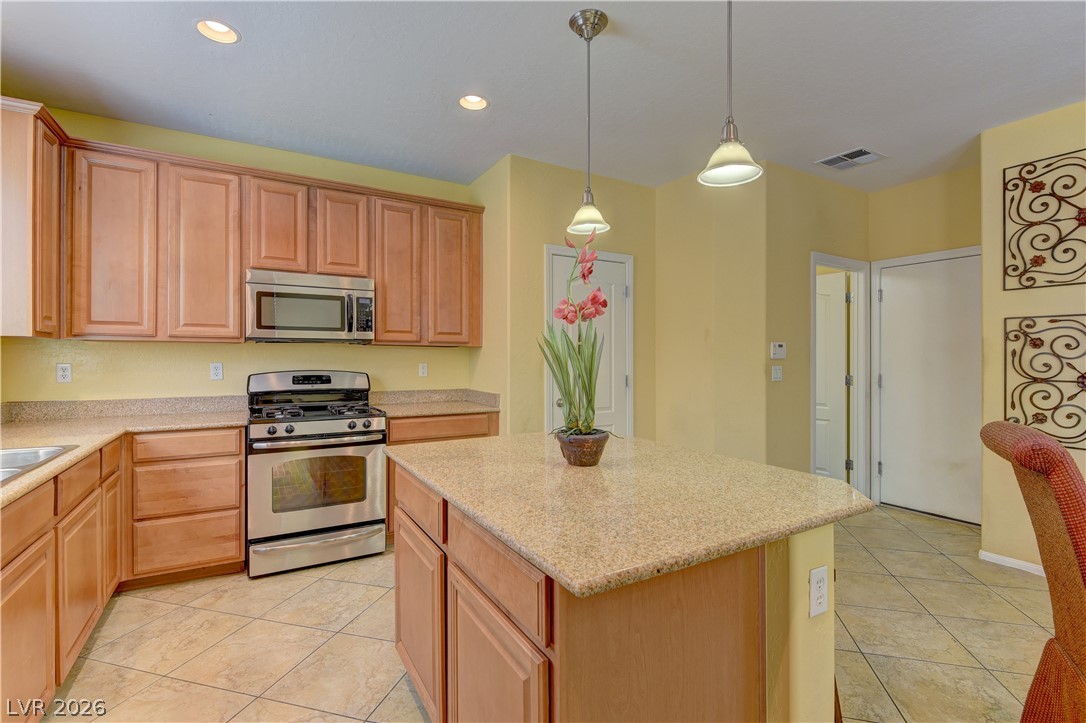 Photo 8 of 33, 10311 Elmwood Glen Avenue
