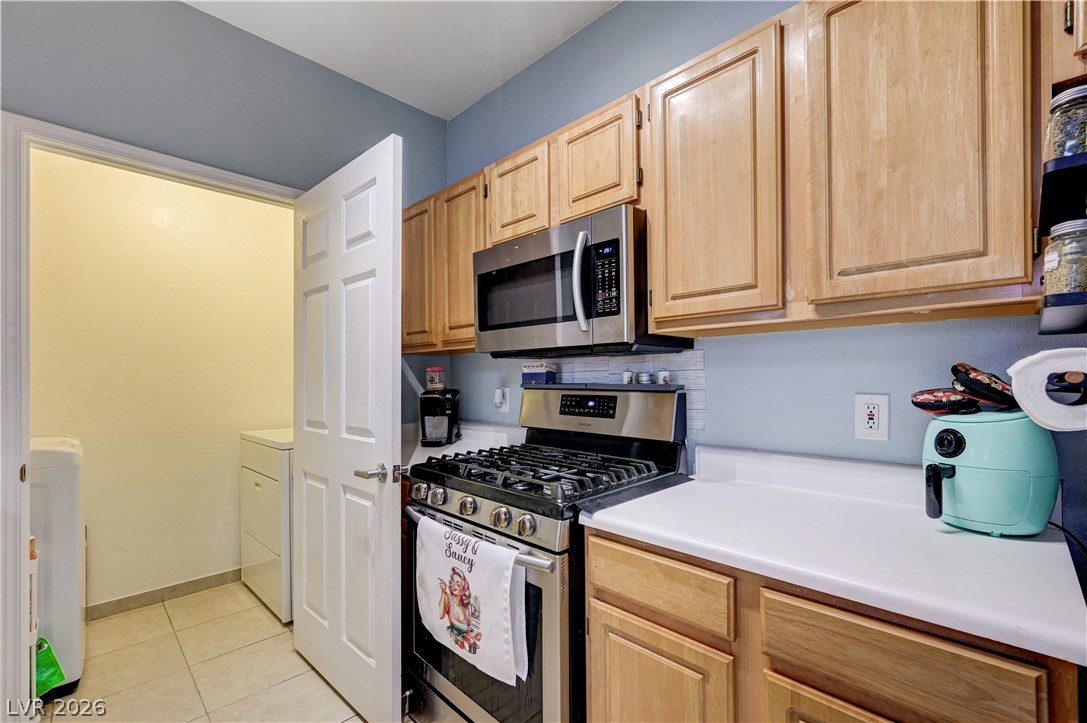 Photo 9 of 35, 8555 W Russell Road #1017