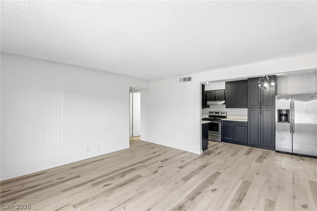 Photo 10 of 30, 615 S Royal Crest Circle #13