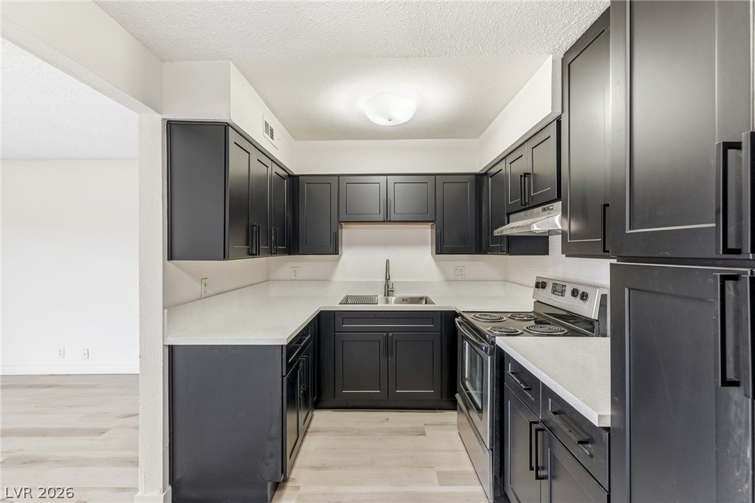 Photo 14 of 30, 615 S Royal Crest Circle #13