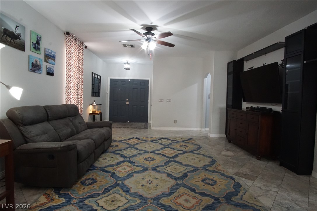 Photo 4 of 912 Sterling Thorn Court