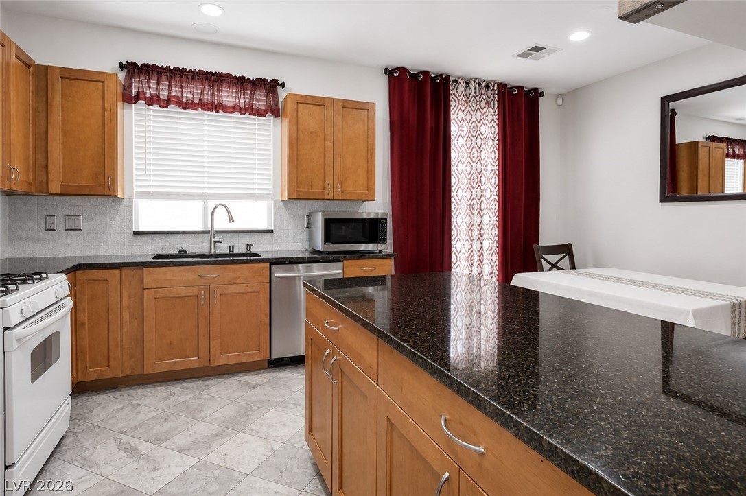 Photo 7 of 30, 912 Sterling Thorn Court