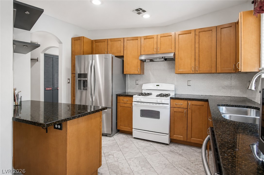Photo 8 of 30, 912 Sterling Thorn Court