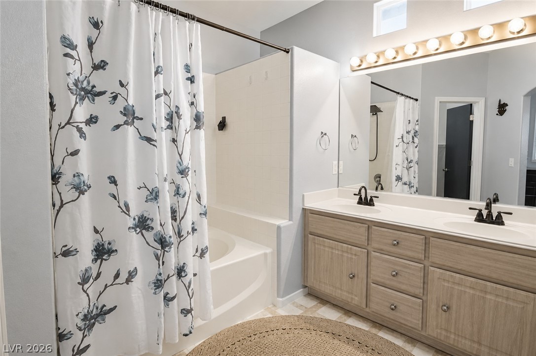 Photo 14 of 30, 912 Sterling Thorn Court