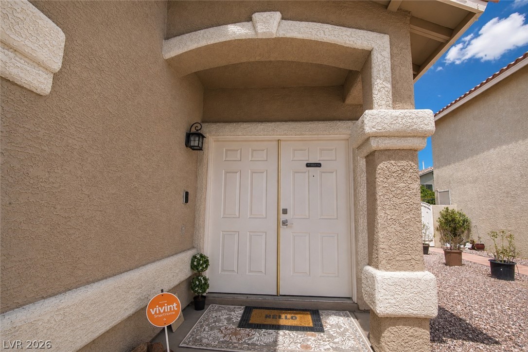 Photo 2 of 912 Sterling Thorn Court