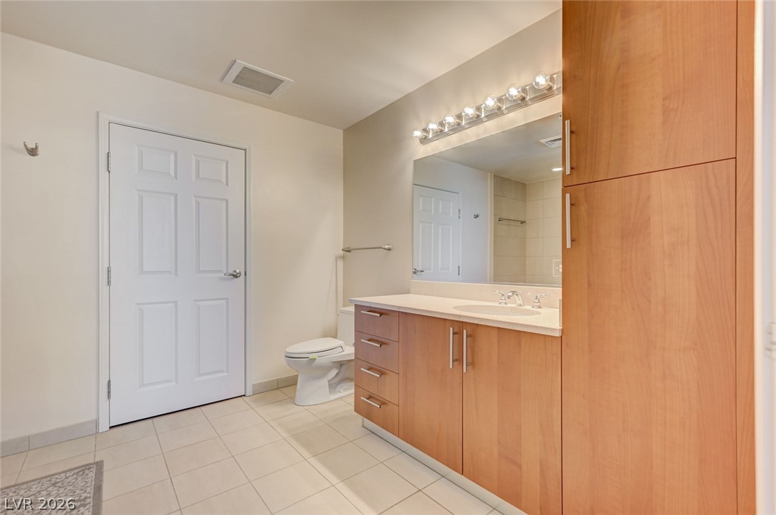 Photo 18 of 74, 200 W Sahara Avenue #3205