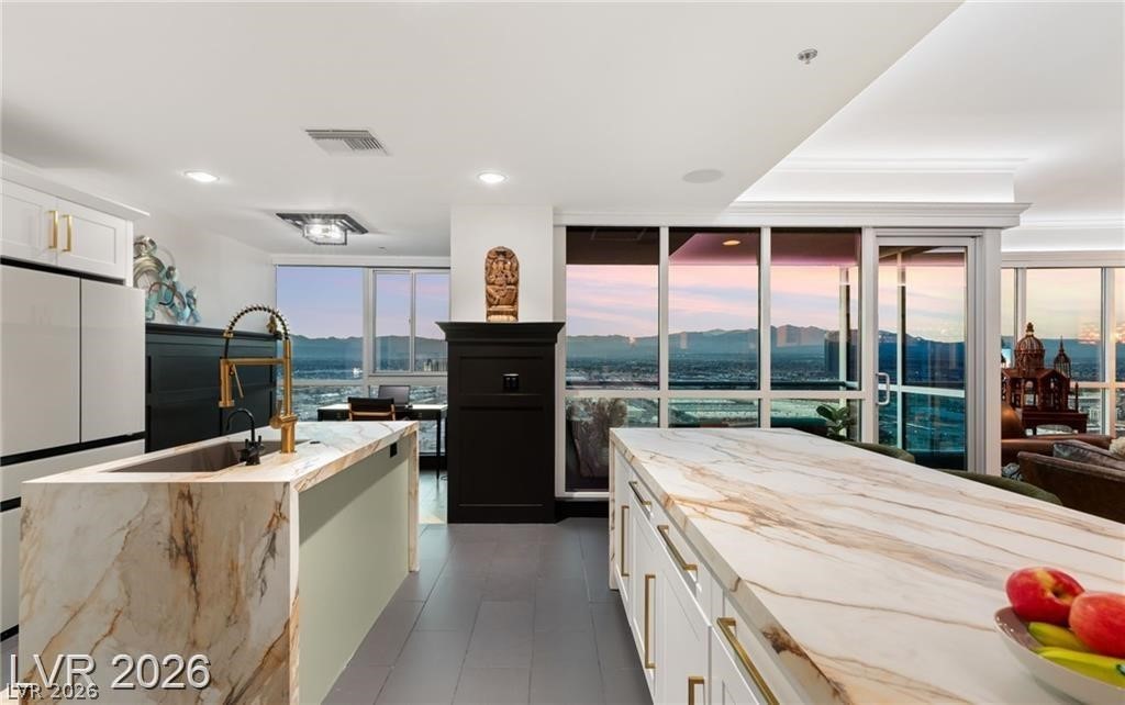 Photo 11 of 49, 4575 Dean Martin Drive #2806