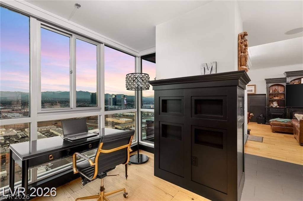 Photo 14 of 49, 4575 Dean Martin Drive #2806