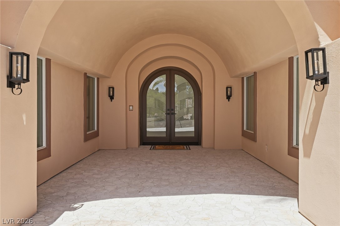 Photo 4 of 606 Valencia Drive