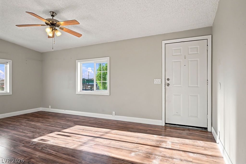 Photo 6 of 29, 2228 Castleberry Lane