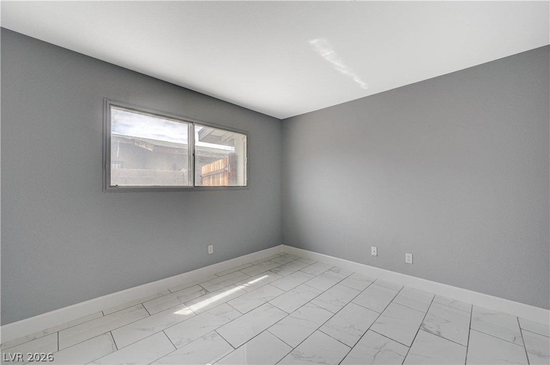 Photo 26 of 36, 3909 W Oakey Boulevard