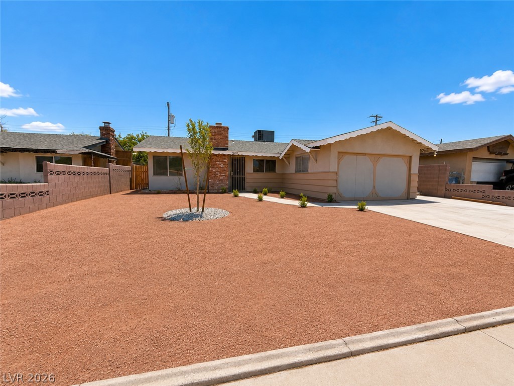 Photo 2 of 3909 W Oakey Boulevard
