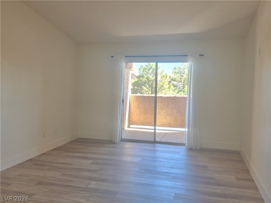 Photo 6 of 39, 1150 N Buffalo Drive #2039