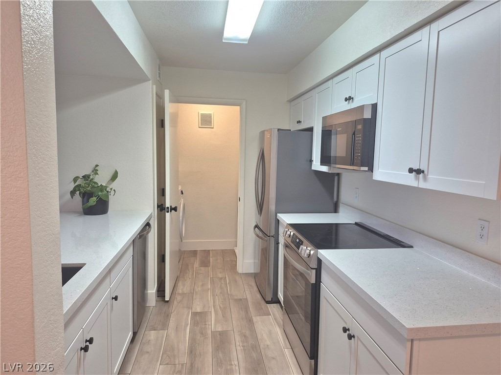 Photo 10 of 39, 1150 N Buffalo Drive #2039