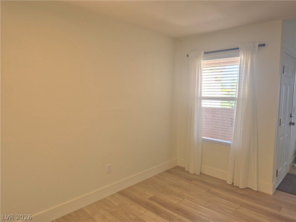 Photo 8 of 39, 1150 N Buffalo Drive #2039
