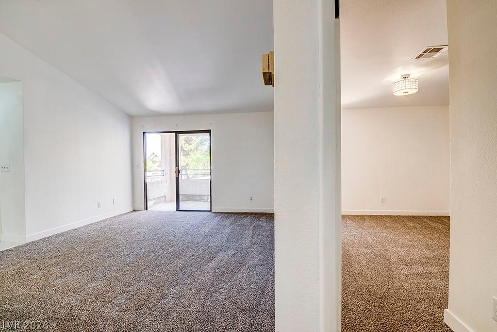 Photo 15 of 34, 5121 Lindell Road #206