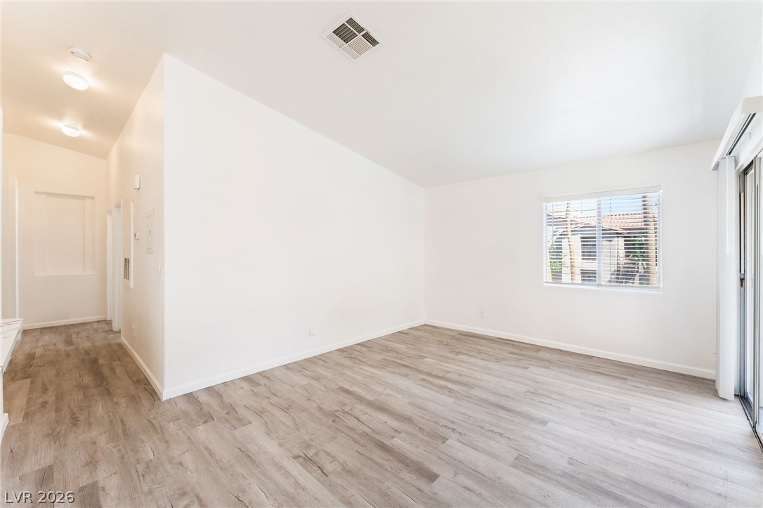 Photo 14 of 37, 2110 Los Feliz Street #2015