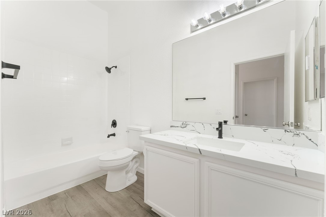 Photo 32 of 37, 2110 Los Feliz Street #2015