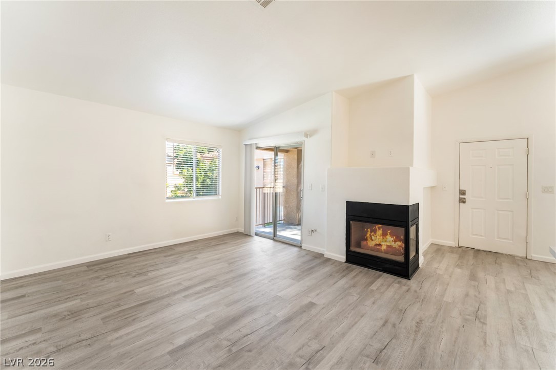 Photo 13 of 37, 2110 Los Feliz Street #2015