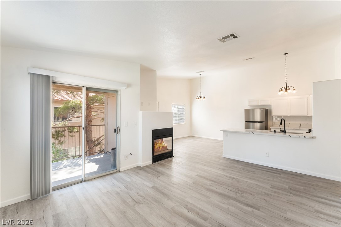 Photo 15 of 37, 2110 Los Feliz Street #2015