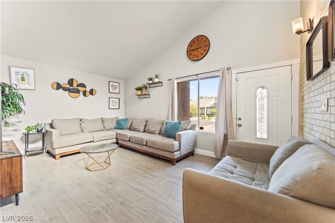 Photo 17 of 33, 1403 Santa Anita Drive #A