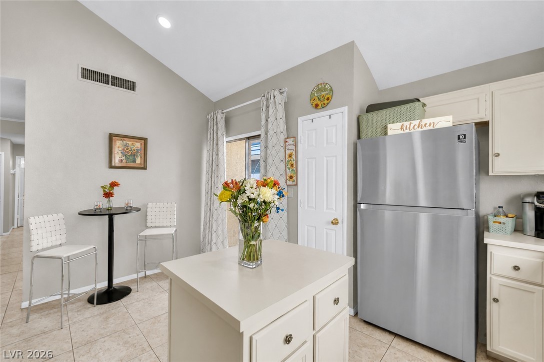 Photo 13 of 34, 1714 La Cruz Drive