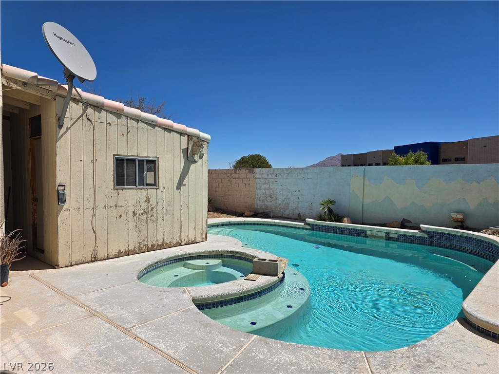 Photo 2 of 2042 Shannon Christine Drive